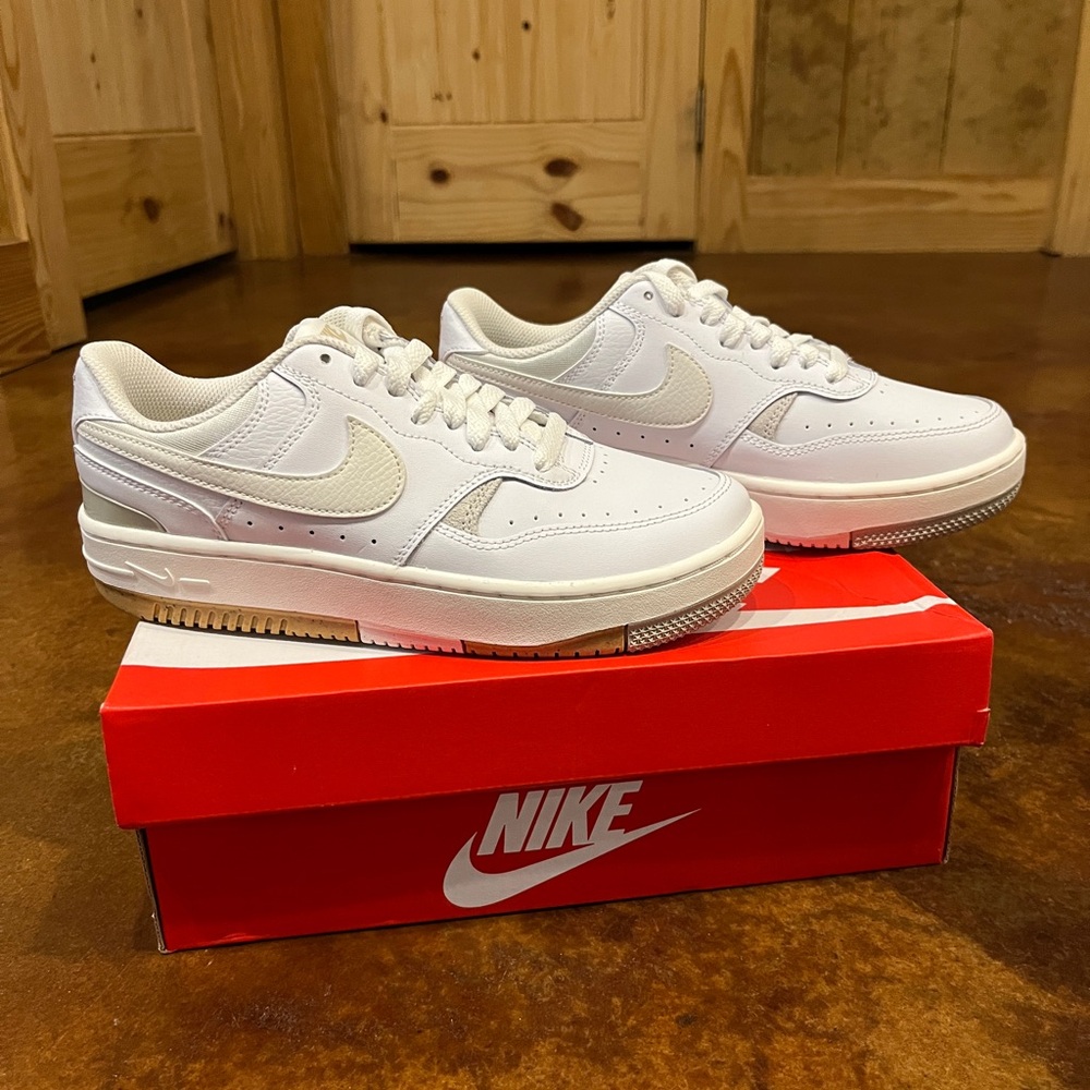 Nike Gamma Force 
Color: White/Phantom-Light Bone
Brand New